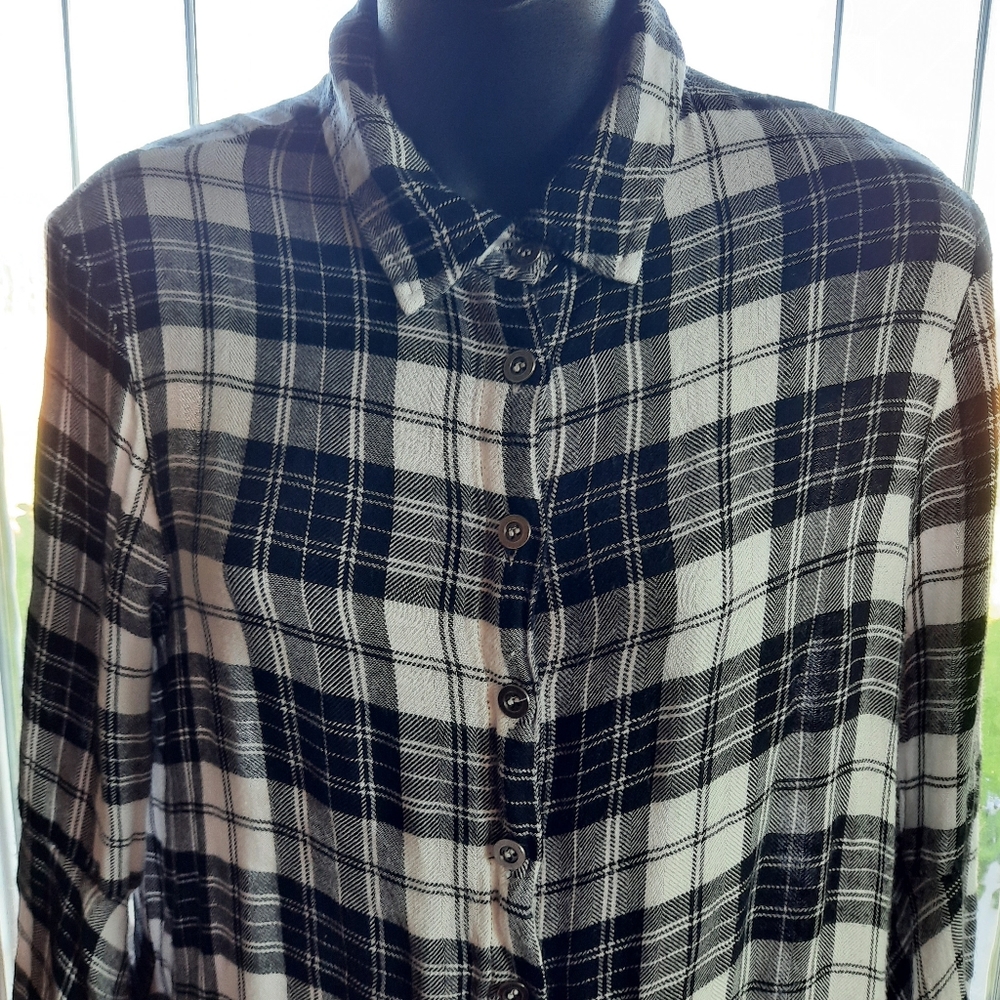 Black and white shirt tunic